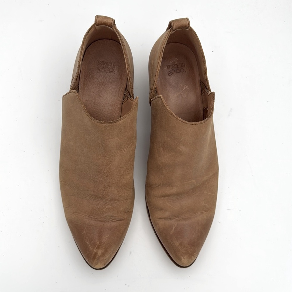 Frye & Co - women’s Rubie Slip on Booties Tan Leather heeled ankle Boots SZ 8.5 - Picture 3 of 8